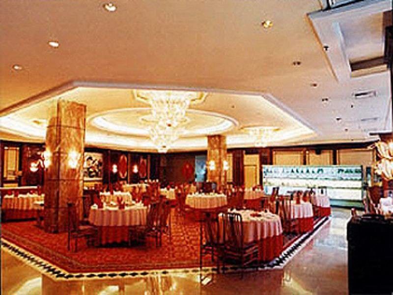 Starway Premier Hotel Longdu Jinan Esterno foto